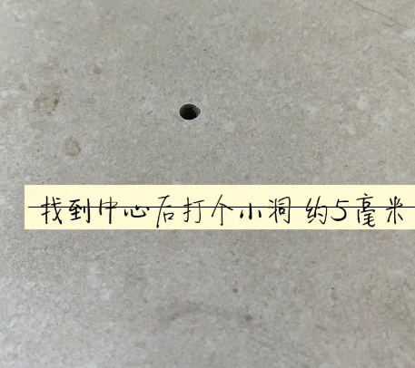 仁和瓷砖空鼓维修公司专业解答在瓷砖铺贴过程中，如果砂料搅拌不均匀，将会带来以下问题