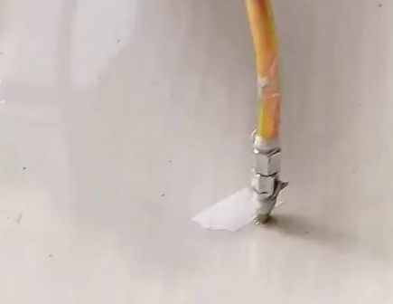 仁和瓷砖空鼓维修公司专业解答在瓷砖铺贴过程中，如果使用的砂料过粗（如全部使用了粗砂），可能会导致以下问题