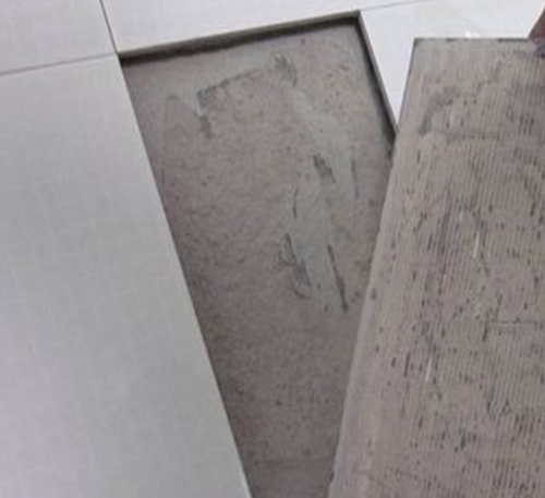 仁和瓷砖空鼓维修公司分享瓷砖铺贴时如果打浆（即涂抹在瓷砖背面和基层上的砂浆或瓷砖胶）过少，会带来以下问题